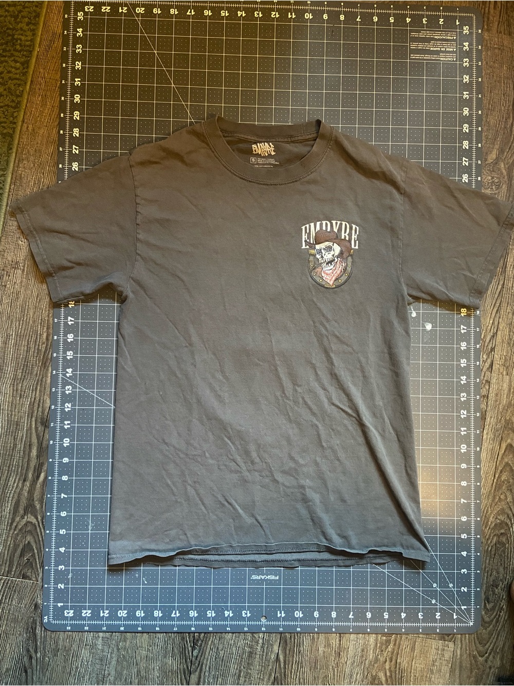 Empyre Black Short Sleeve Tee with Skull Crest Graphic Men’s Small